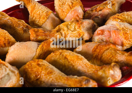 Una piastra di partito pollo Cosce di pollo disossate Foto Stock