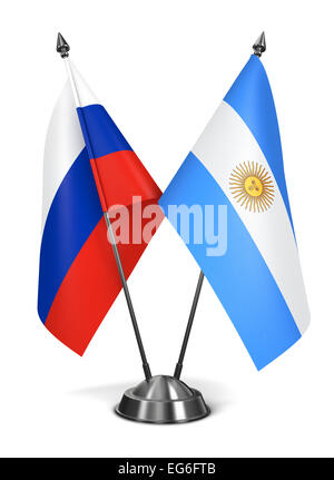 La Russia e l'Argentina - Bandiere in miniatura isolati su sfondo bianco. Foto Stock