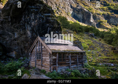 Almastove, una ex casa colonica a Almen in Aurlandsdalen, Norvegia. Foto Stock