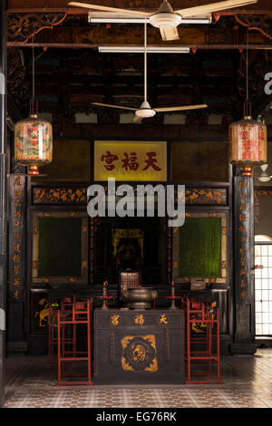 Interno di un tempio cinese in Malacca, Malesia. Foto Stock