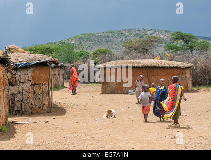 MASAI MARA, KENYA - Settembre, 23: Masai villaggio tradizionale su settembre, 23, 2008 in nel Masai Mara National Park, Kenya Foto Stock