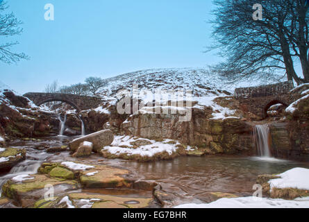 Fiume Dane e Packhorse Bridge a tre teste di Shire-noto anche come tre Shires Testa, vicino a Flash, Peak District, Inghilterra, Regno Unito,GB Foto Stock