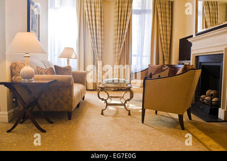 Interior shot del Langham Hotel di Londra, uno dei migliori alberghi a cinque stelle in città con una cena esclusiva e suites Foto Stock