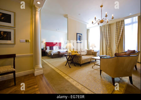 Interior shot del Langham Hotel di Londra, uno dei migliori alberghi a cinque stelle in città con una cena esclusiva e suites Foto Stock