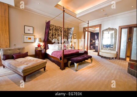 Interior shot del Langham Hotel di Londra, uno dei migliori alberghi a cinque stelle in città con una cena esclusiva e suites Foto Stock