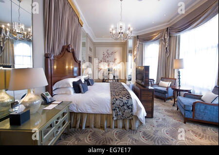 Interior shot del Langham Hotel di Londra, uno dei migliori alberghi a cinque stelle in città con una cena esclusiva e suites Foto Stock