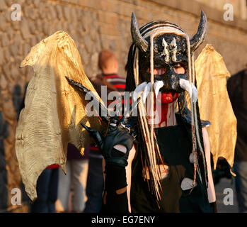 Mitica creatura - diavolo sanguinoso monster con Golden Wings - in cosplay al Giappone giorni a Düsseldorf Foto Stock