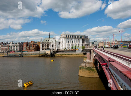 Guardando a Nord attraverso il Blackfriars bridge. Foto Stock