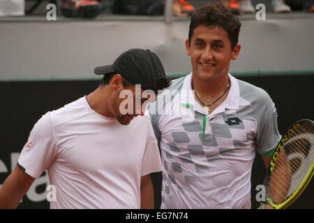 Rio de Janeiro, Brasile, 16 febbraio 2015. Nicolas ALMAGRO (ESP) e Fabio Fognini (ITA) durante il match contro Carlos Berlocq (ARG) e Leonardo Mayer (ARG) nel primo round di uomini doppio torneo del Rio Open 2015 ATP 500, svoltasi su campi in terra battuta a Jockey Club brasileiro. Foto Stock