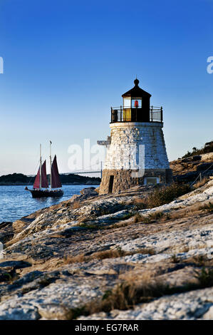 La Collina del Castello faro affacciato Narragansett Bay, Newport, RI, Rhode Island, STATI UNITI D'AMERICA Foto Stock