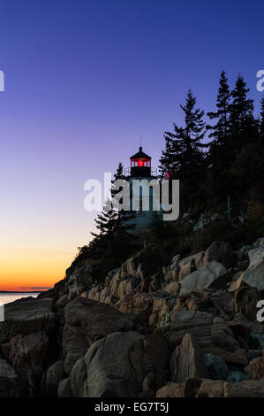 Porto basso faro, Parco Nazionale di Acadia, Mt, Isola deserta, Maine, Stati Uniti d'America Foto Stock