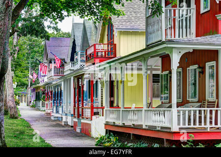 Gingerbread cottages, Oak Bluffs, Martha's Vineyard, Massachusetts, STATI UNITI D'AMERICA Foto Stock