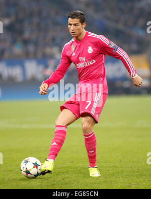 Gelsenkirchen (Germania). 18 Febbraio, 2015. Cristian Ronaldo (Real Madrid) durante la Champions League match tra FC Schalke 04 e Real Madrid, Veltins Arena di Gelsenkirchen il 18 febbraio, 2015. Credito: dpa picture alliance/Alamy Live News Foto Stock