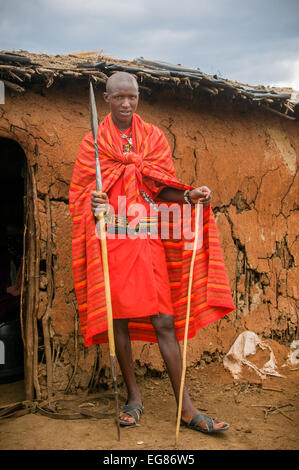 MASAI MARA, KENYA - Settembre, 23: giovane uomo Masai su settembre, 23, 2008 in nel Masai Mara National Park, Kenya Foto Stock