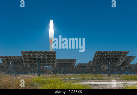 In Andalusia, Spagna - aprile, 24: Gemasolar power station su aprile, 24, 2012 in Andalusia, Spagna Foto Stock