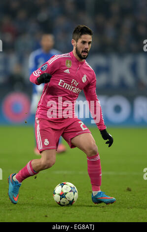 Gelsenkirchen (Germania). 18 Febbraio, 2015. Madrid è Isco in azione durante la Champions League Round di 16 partita FC Schalke 04 vs Real Madrid a Gelsenkirchen (Germania), 18 febbraio 2015. Foto: Federico Gambarini/dpa/Alamy Live News Foto Stock