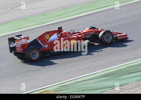 Barcellona, Spagna. 19 Feb, 2015. Formula 1 test continua al circuito de Barcellona in pre-stagione. La scuderia del ferrarista Kimi Raikkonen durante il giorno 1 delle BCN credito di test: Azione Plus sport/Alamy Live News Foto Stock