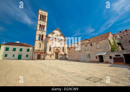 Pjaca piazza chiesa nella città di Hvar, Dalmazia, Croazia Foto Stock