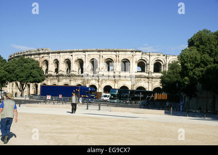 Nimes, Languedoc-Roussillon, Francia l'antico anfiteatro Foto Stock