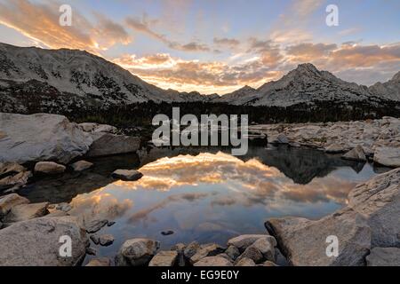 Stati Uniti, California, Kings Canyon National Park, Alba Kearsarge Pass Foto Stock