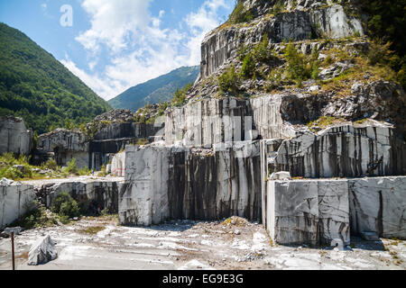 Il marmo sito minerario nelle Alpi Apuane in Italia Foto Stock