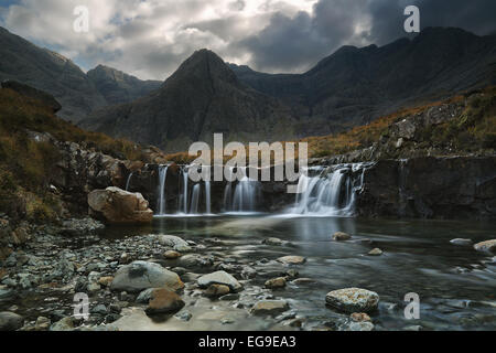 Piscine di fate e Coire ne Creiche, Isola di Skye, Scozia, Regno Unito Foto Stock