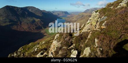 Buttermere da dirupi su Fleetwith Pike alto stile Ridge Buttermere Mellbreak e Loweswater Foto Stock