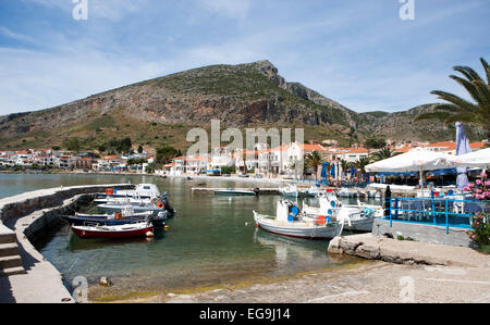 Le barche nel porto, Gefira, Laconia, Peloponneso, Grecia Foto Stock