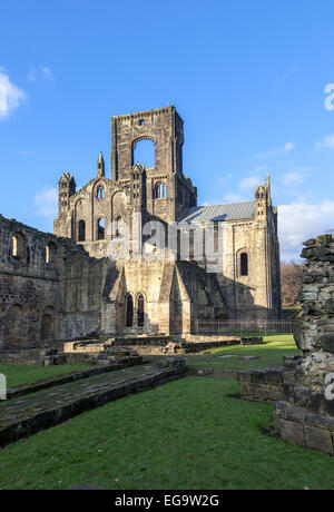 Le rovine della Abbazia di Kirkstall a Leeds, West Yorkshire Foto Stock