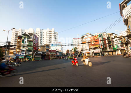 La mattina presto scena di strada - Ho Chi Minh, Vietnam, in Asia. Foto Stock