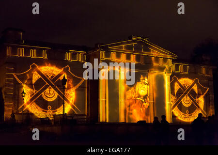 Illuminare York 2013 presso il Museo dello Yorkshire, il Museo Giardini. Foto Stock