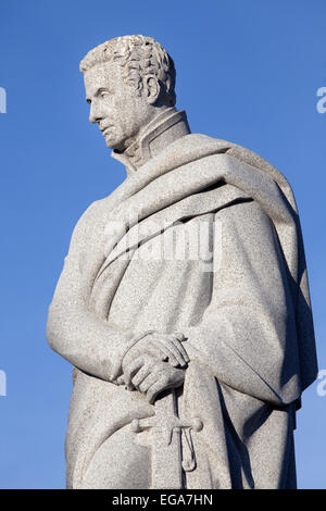 Statua in granito di George quinto e ultimo duca di Gordon Golden Square Aberdeen Foto Stock