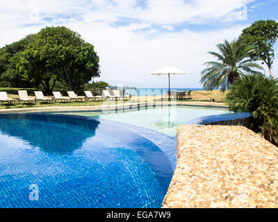 Venezuelano di Lomas de Caruao Lodge accoglie i visitatori con il loro lussuosa piscina. Foto Stock