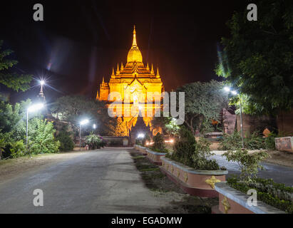 Htilo Minlo Htilominlo, tempio buddista illuminata di notte,pagana Bagan,birmania, myanmar Foto Stock