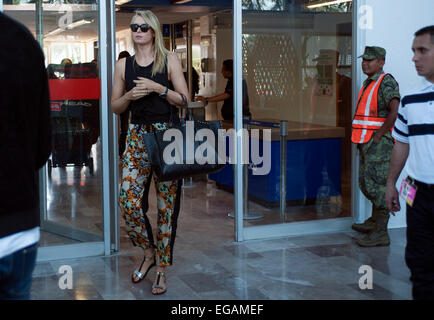 Guerrero, Messico. Xx Febbraio 2015. In Russia la Maria Sharapova arriva a Acapulco a partecipare il messicano in Open Tennis Tournament, in Stato di Guerrero, Messico, nel febbraio 20, 2015. © Gesù Espinosa/Xinhua/Alamy Live News Foto Stock