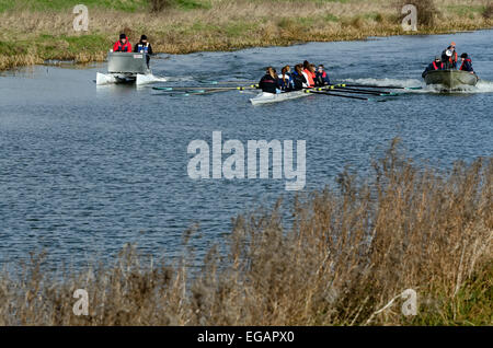 Cambridge boat race di formazione degli equipaggi sul Fiume Great Ouse Foto Stock