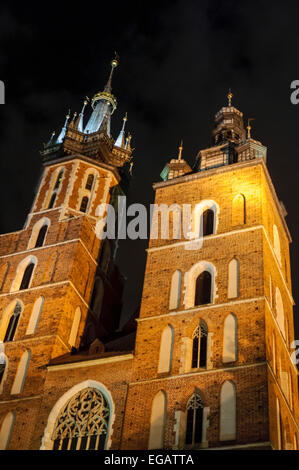 Plac Mariacki Chiesa, Rynek Glowny, Cracovia in Polonia Foto Stock