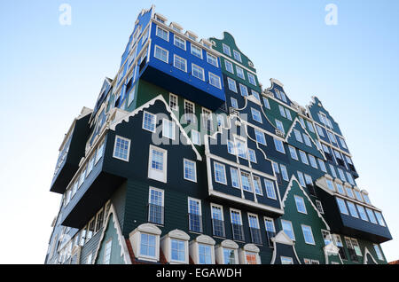 Architettura stravagante di Inntel Hotel a Zaandam, Paesi Bassi Foto Stock