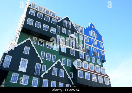 Architettura stravagante di Inntel Hotel a Zaandam, Paesi Bassi Foto Stock