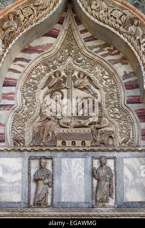 Bassorilievo su San Marco nella cattedrale di Venezia, Italia Foto Stock