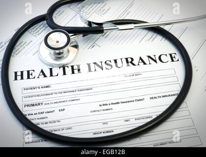 Assicurazione sanitaria forma con il concetto di uno stetoscopio Foto Stock