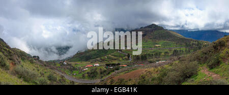 Centrale di Gran Canaria, Morro de Armonia sull'adge della Caldera de Tejeda scatto panoramico Foto Stock