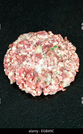 Raw hamburger fatti in casa Foto Stock