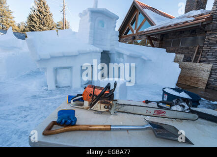Naufragio snow sculpture creato per McCall invernale del carnevale, McCall, Idaho. Foto Stock