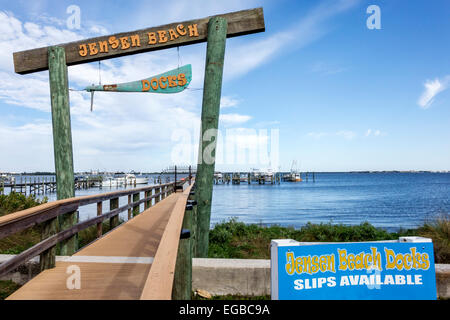 Jensen Beach Florida,Indian River Water Lagoon,Waterfront,Docks,Slips available,sign,logo,acqua,barche,visitatori viaggio viaggio turistico turismo l Foto Stock