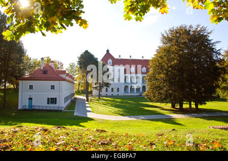 Il lituano storico castello medievale Birzai e Parco in autunno Foto Stock