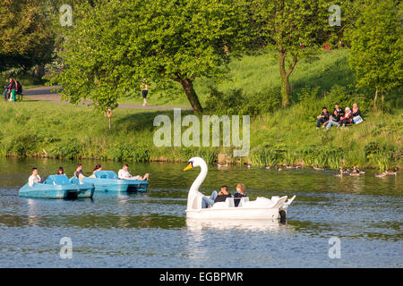 Kemnade vedere, lago, vicino a Bochum, tempo libero e sport acquatici, serbatoio del fiume Ruhr, vela, crociere di piacere, noleggio barche Foto Stock