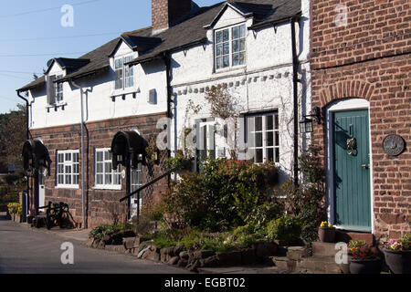 Villaggio di Burton, Inghilterra. Il pittoresco villaggio di Burton sulla penisola di Wirral. Foto Stock