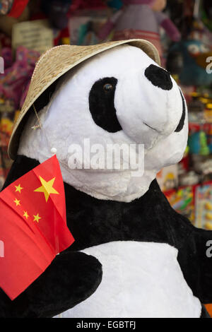 Londra, Regno Unito. Il 22 febbraio 2015. Il cinese delle celebrazioni per il nuovo anno a Londra. Questo anno è l'Anno della Pecora. Credito: Nick Savage/Alamy Live News Foto Stock