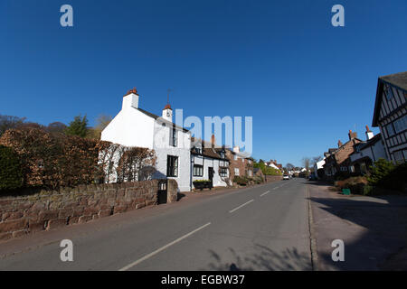 Villaggio di Burton, Inghilterra. Il pittoresco villaggio di Burton sulla penisola di Wirral. Foto Stock